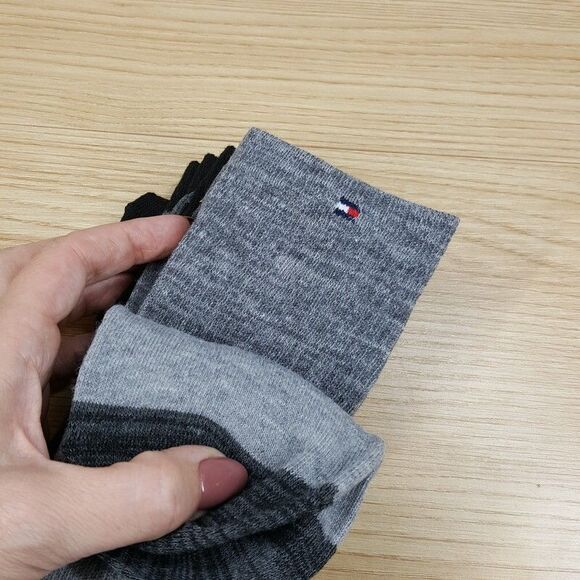TOMMY HILFIGER Mens Crew Socks Gray Black 4-Pack Performance Logo - Picture 2 of 6